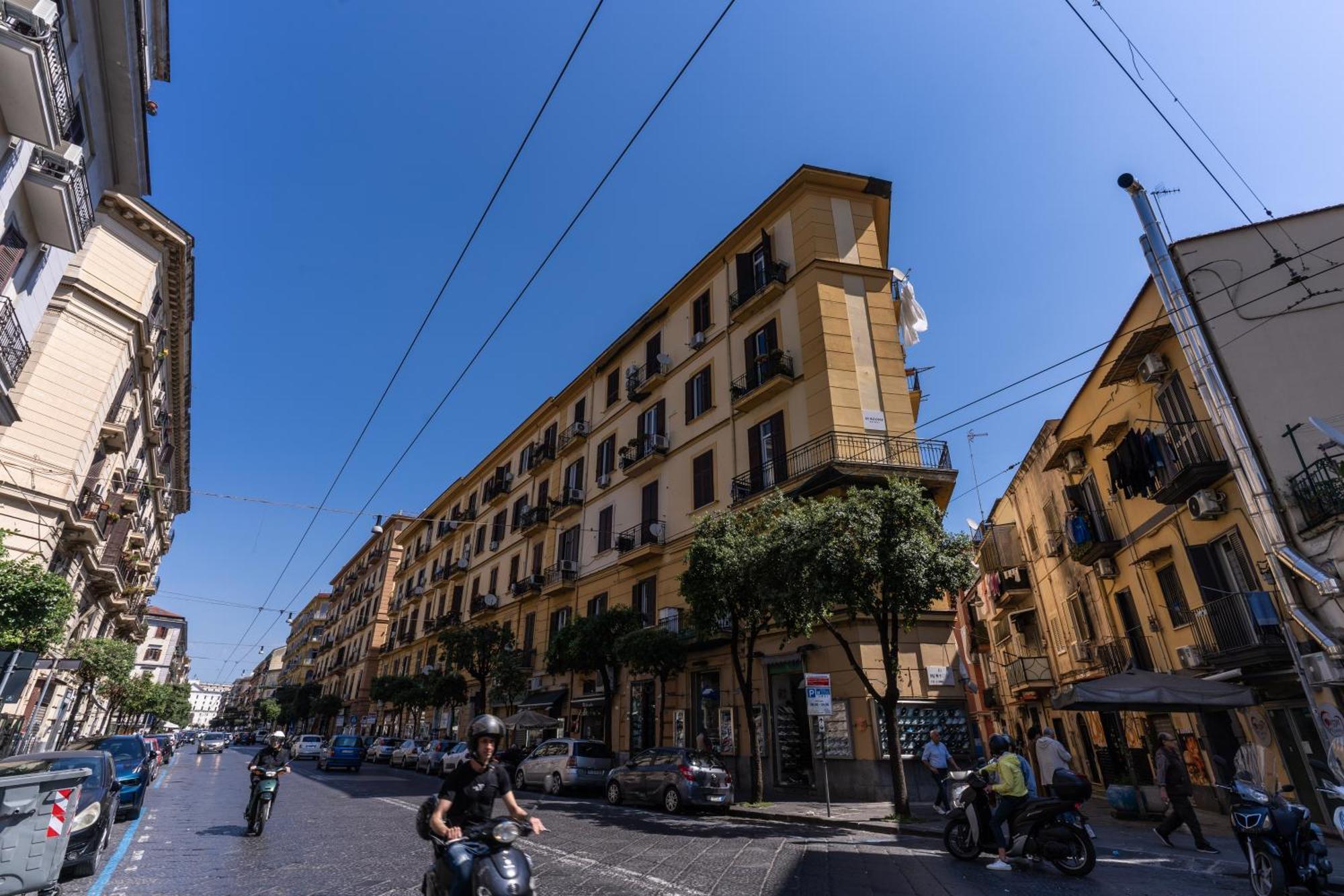 Av Rooms Napoli Екстер'єр фото